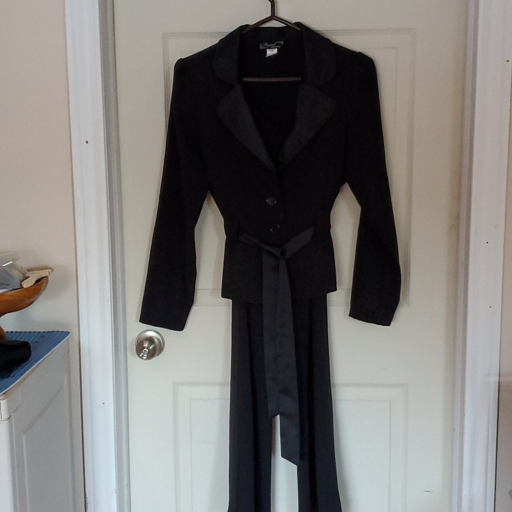 Pant suit